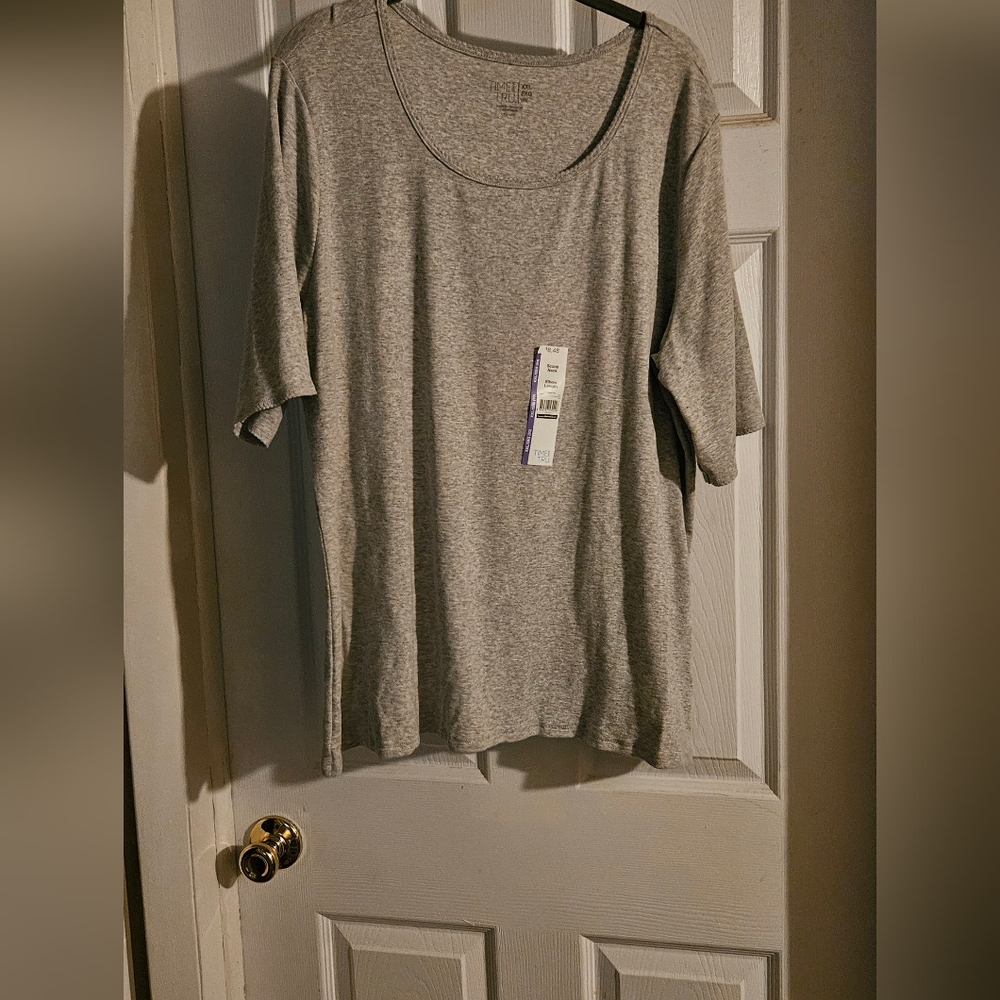 NWT WOMEN'S TOP / XXL